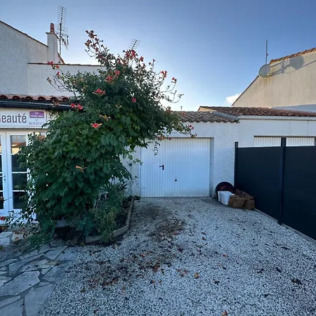Teresa Beaute - Grande Maison 4 Proche La Rochelle Ile De Re Avec Piscine 度假居 *